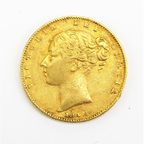 1471 - A Victoria Gold Sovereign 1842