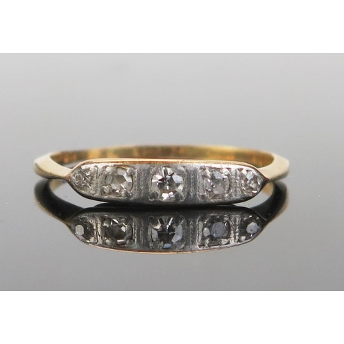 199 - An 18ct Gold and Diamond Five Stone Ring, stamped 18CT, H.5, 1.13g