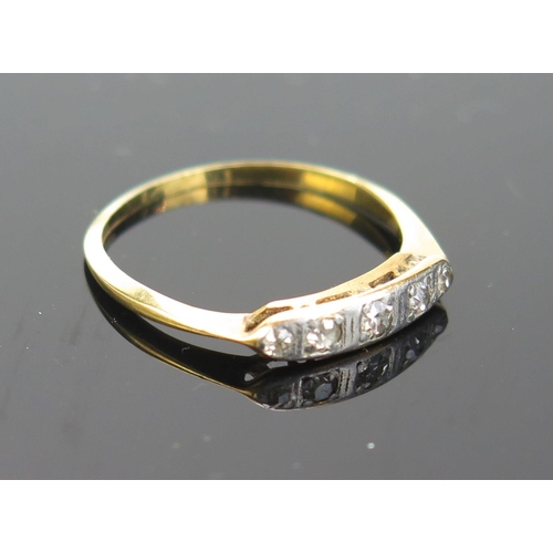 199 - An 18ct Gold and Diamond Five Stone Ring, stamped 18CT, H.5, 1.13g