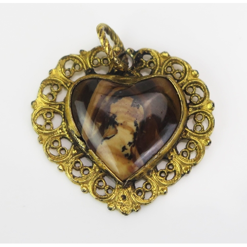 206 - A Georgian Heart Shaped Agate Pendant in a gilt filigree setting, 30mm drop