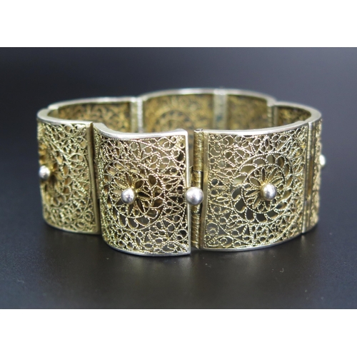 261 - A Silver Gilt Filigree Brooch, 2.5mm wide x 18mm long