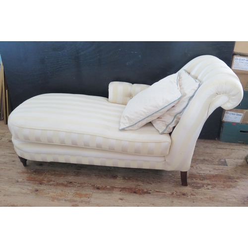 1428 - A Modern chaise longue, with stuff-over button down scroll end and side, with stuff-over seat on tur... 