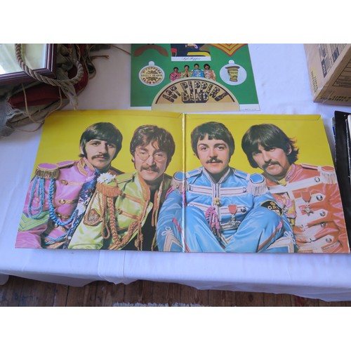 1222 - The Beatles, a collection of albums including The White Album, N0 288006, Abbey Road, Let it Be, Hel... 