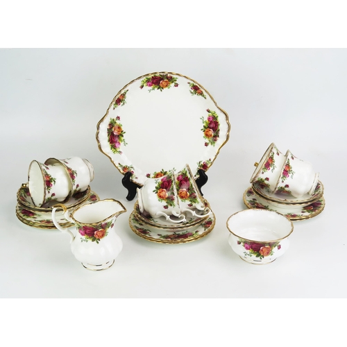 1018 - A Royal Albert six setting tea service, with @Old Country Roses' pattern decoration, includes teacup... 