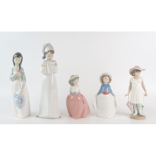 1055 - Lladro and Nao, five assorted porcelain figurines of young girls and boy in a night shirt. (5)