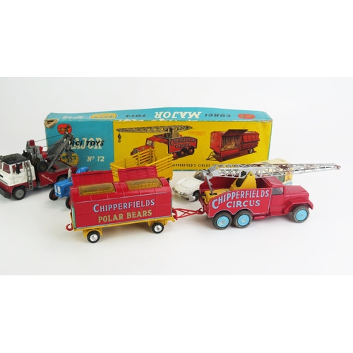 1325 - Corgi Group to include GS12 Chipperfield's Circus Crane Truck and Cage Gift Set with 2 Polar Bears -... 