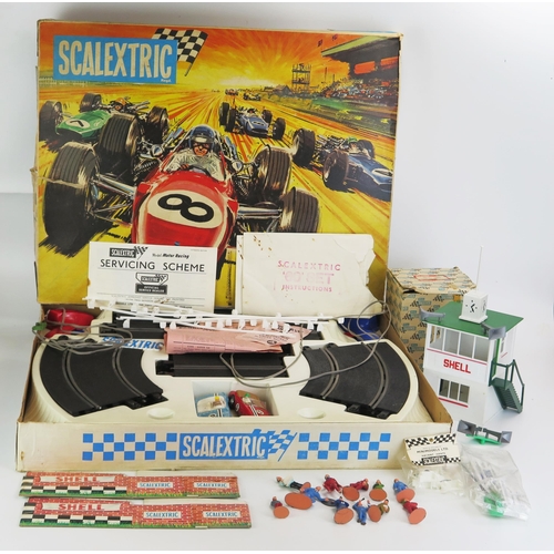 1329 - Triang Scalextric Club 60 Set with Mercedes 190 SL and Austin Healey 3000, A208 Control Tower, A213 ... 