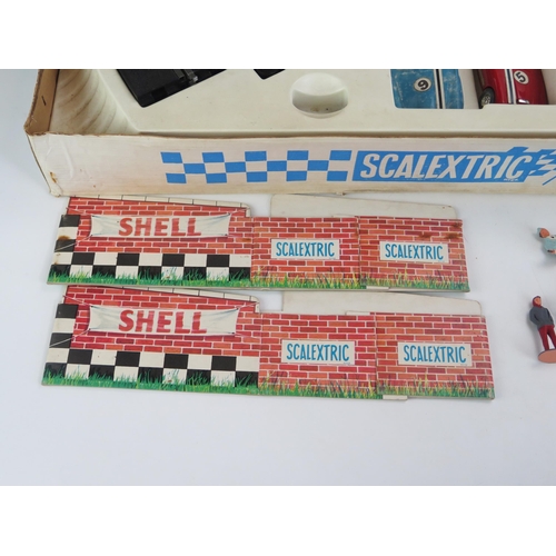 1329 - Triang Scalextric Club 60 Set with Mercedes 190 SL and Austin Healey 3000, A208 Control Tower, A213 ... 