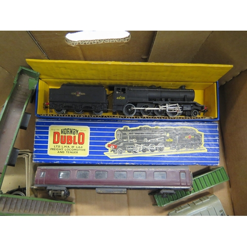 1331A - Collection of OO Gauge Railway including Hornby Dublo LT25 LMR 8F 2-8-0 Freight Loco - very good in ... 