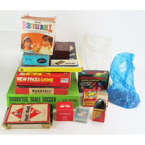 1333 - Selection of Vintage Games and Toys including Subbuteo Table Soccer which appears excellent and comp... 