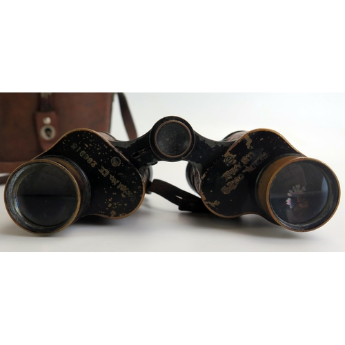 1395 - A pair of U.S. Army field glasses, stamped Signal Corps, U.S. Army, Serial No EE286918, contained in... 