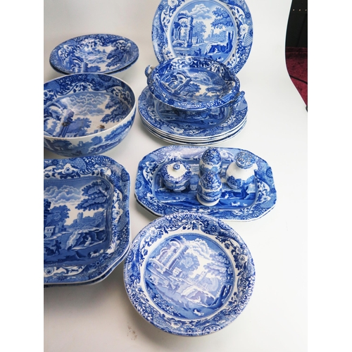 1554 - A collection of assorted Spode blue and white ' Italian' pattern dinner wares, includes dinner plate... 