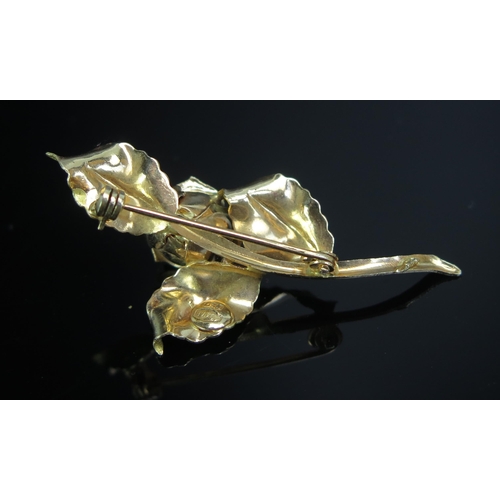 191 - An 18ct Gold Rose Spray Brooch, stamped 101AR 750, 6.23g