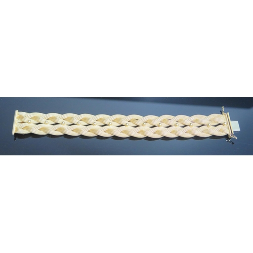 196 - An 18ct Gold Platted Bracelet, stamped 20VR 750, c. 26.5mm wide, 7.75