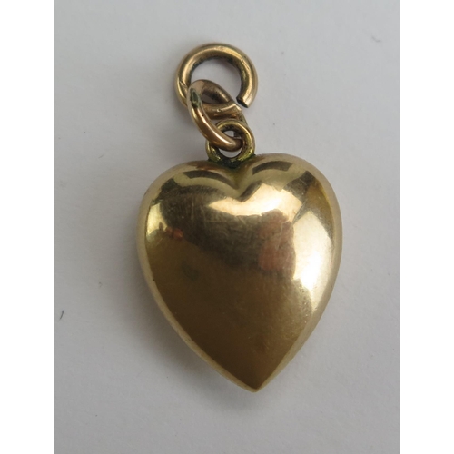 251 - An Antique 9ct Gold Heart Shaped Pendant, 17mm drop from first suspension loop, Chester 1906, C&A, 1... 