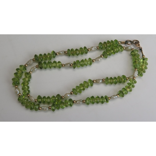 259 - A Peridot, untested Pearl and 9ct Gold Necklace, (15.5