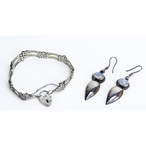 287 - A Silver Gate Link Bracelet  and pair of silver pendant earrings, 21.91g