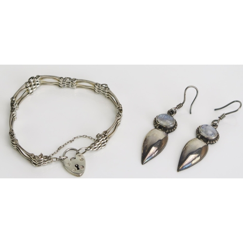 287 - A Silver Gate Link Bracelet  and pair of silver pendant earrings, 21.91g