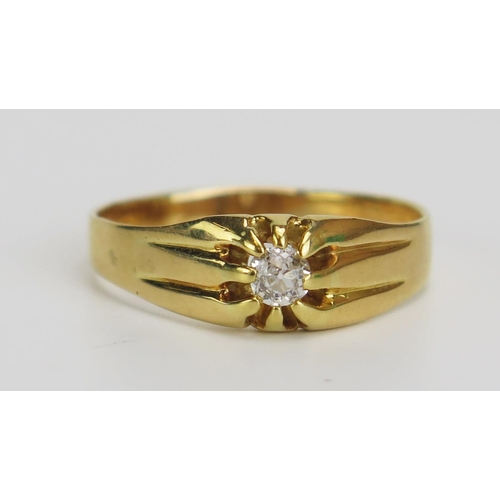 364 - A Gent's Old Cut Diamond Solitaire Ring in a precious yellow metal setting, c. 3.7mm stone, KEE test... 