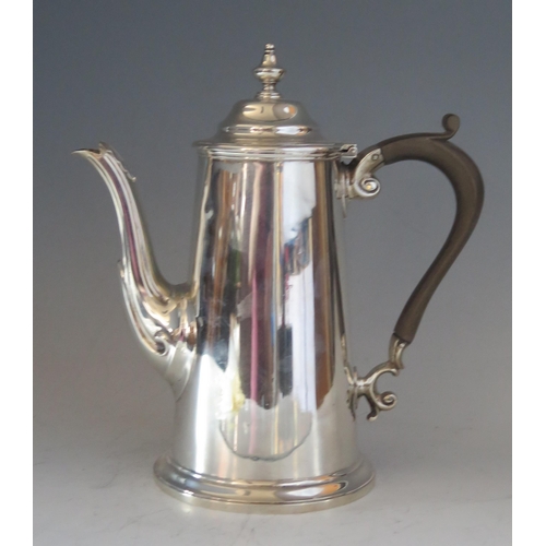 538 - A George V silver coffee pot, maker Harrison Brothers & Howson, Sheffield, 1923, inscribed, of cylin... 