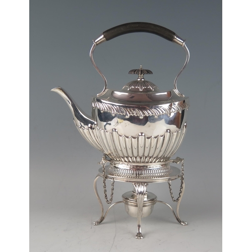 542 - An Edward VII silver tea kettle, stand and burner, maker Charles & George Asprey, London, 1905, of o... 