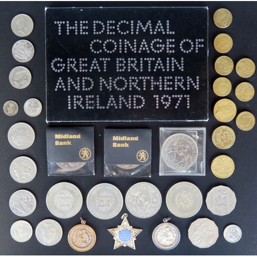 391 - A Selection of Commemorative Crowns and a 1971 Decimal Coin Pack