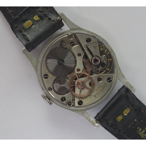 404 - A WWII OMEGA Military Wristwatch, 32.4mm case, the back marked with crow's foot and 6B/159 A31423, i... 