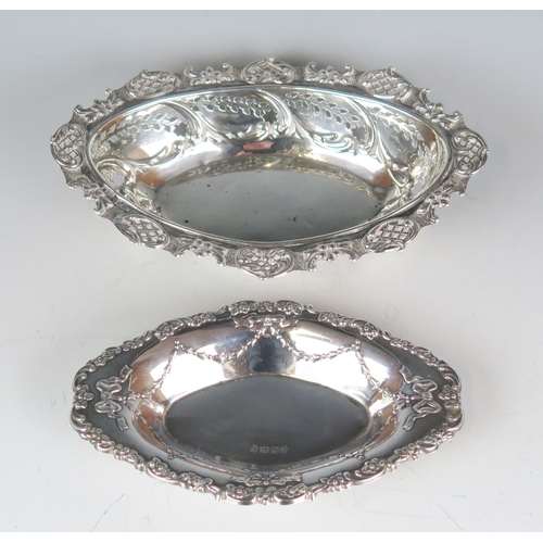 520 - An Edward VII silver bon bon dish, maker W H Lyde, Birmingham, 1903, of oval outline with pierced an... 