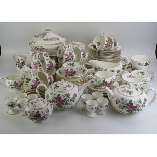 1053 - An extensive Wedgwood tea and dinner service with polychrome 