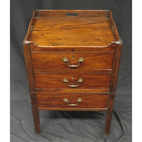 1589 - A Georgian mahogany converted commode, with tray top and three short drawers, raised on chamfered bl... 