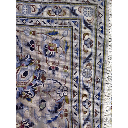 1613 - A Kashan Rug 305 x 200cm.