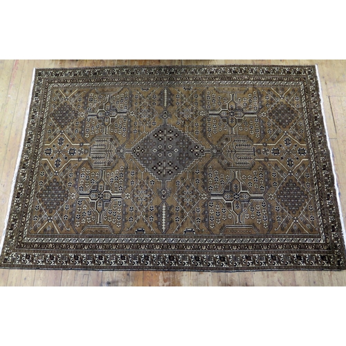 1617 - A Tabriz rug 289 x 200cm