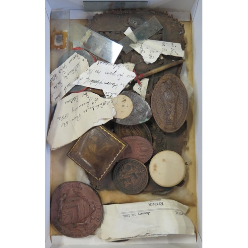 1484 - An extensive collection of wax and metal seals, many ecclesiastical, also includes  seal  and counte... 