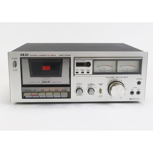 1081 - An Akai stereo cassette deck Model GXC-704D.