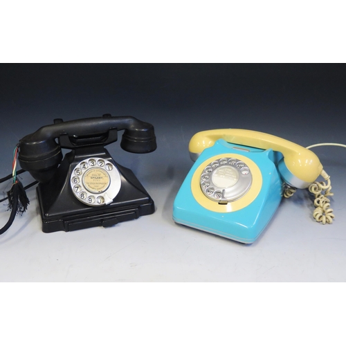 1095 - A GPO Model 1/232 telephone hand set in black Bakelite, with drawer to the base, together with a Mod... 