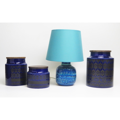 1116 - Aldo Londi Bitossi pottery table lamp in Rimini blue with incised geometrical banded decoration, tog... 