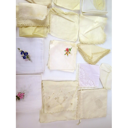 1271 - A collection of lace and crochet edged handkerchiefs, etc.