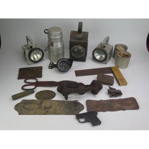 1284 - Two BR tri colour hand held signal lamps, a graining comb set, letter stencils, assorted tools etc.