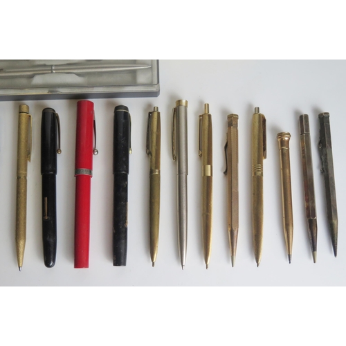 1299 - A collection of assorted fountain pens and pencils includes a rolled gold Yard-o-led pencil, parkers... 