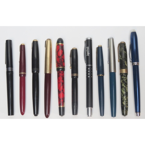 1300 - A collection of assorted fountain pens, various makers including Parker 51, Parker Blue Lady 17, Par... 