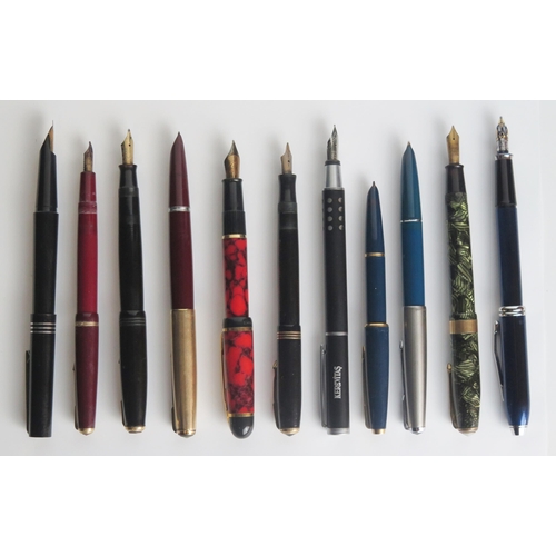 1300 - A collection of assorted fountain pens, various makers including Parker 51, Parker Blue Lady 17, Par... 