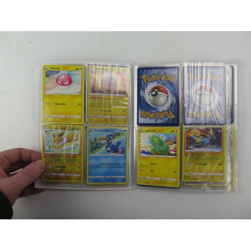 1368 - Pokémon Trading Cards Collection with card file and collector's tins