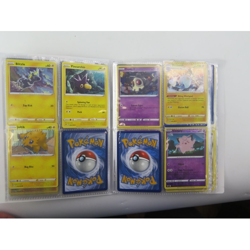 1368 - Pokémon Trading Cards Collection with card file and collector's tins