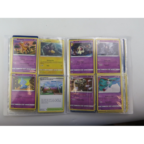 1368 - Pokémon Trading Cards Collection with card file and collector's tins