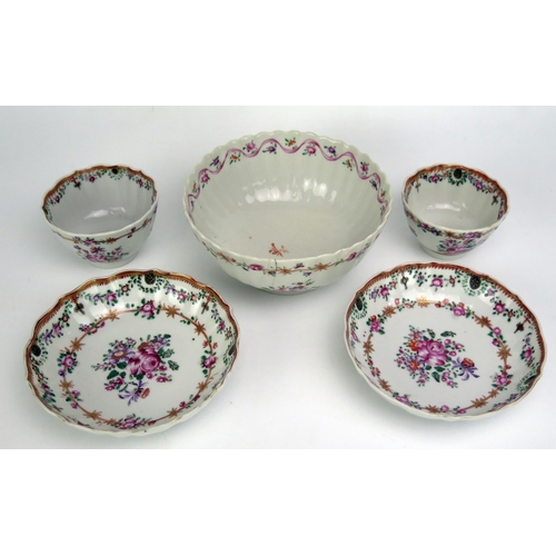 1663 - A pair of late 18th century Lowestoft porcelain tea bowls and saucers, of circular lobed form with g... 