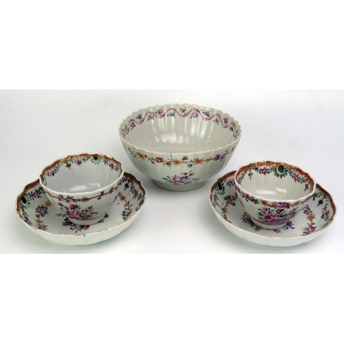 1663 - A pair of late 18th century Lowestoft porcelain tea bowls and saucers, of circular lobed form with g... 