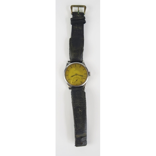 418 - An OMEGA Steel Cased Wristwatch, 32.4mm case, back no. 9097325, movement no. 8325425, c. 1939. Runni... 