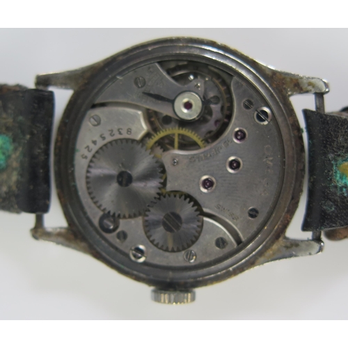 418 - An OMEGA Steel Cased Wristwatch, 32.4mm case, back no. 9097325, movement no. 8325425, c. 1939. Runni... 