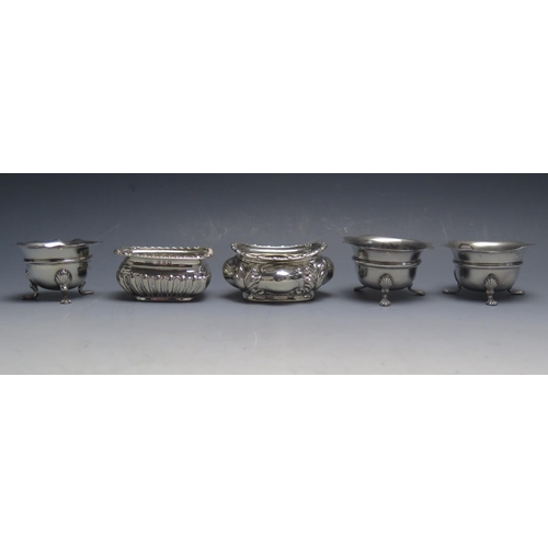 519 - Five assorted silver salts, various makers and dates, total weight of silver 172gms, 5.55ozs