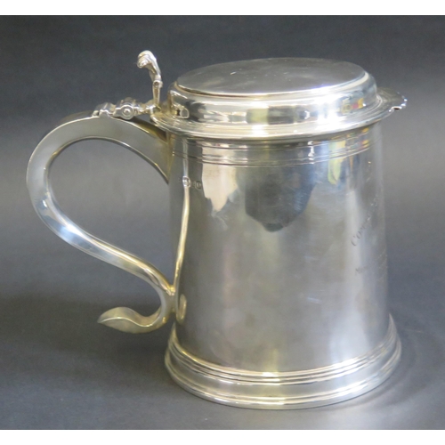 713 - An Edward VII silver presentation tankard, maker Thomas Bradbury & Sons Ltd, London, 1909, later ins... 